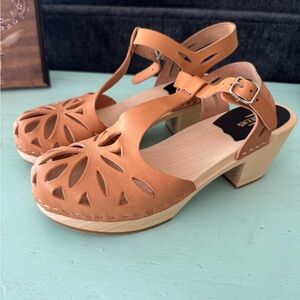 Swedish Hasbeen Lacy Sandal in natural brand new never worn size 39